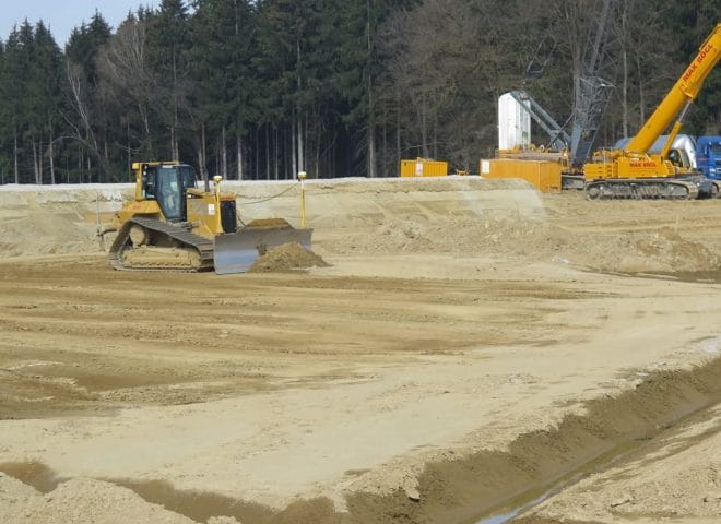 Ein Bagger bei der Arbeit