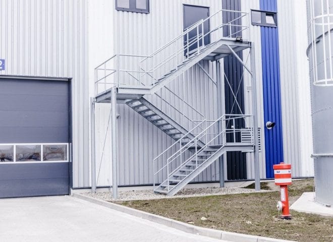 Objektansicht Rudolph Salzgitter; Zugang von außen über Treppen