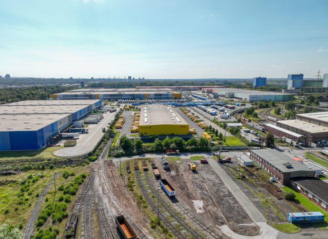 Brownfield mit Gewerbehalle