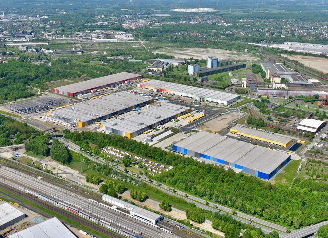Brownfield mit Gewerbehalle